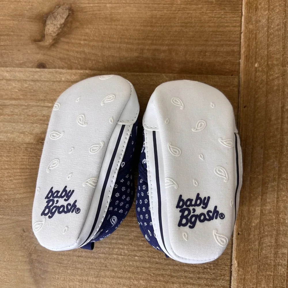 Baby B'gosh Navy Paisley Floral Slip On Crib Shoes Size 3 6-9M OK02137
